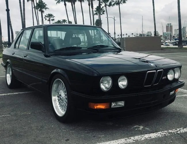 1988-BMW-M5-gear-patrol-lead-feature