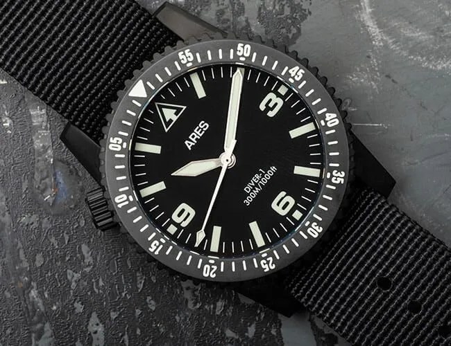 Ares-Diver-Black-gear-patrol-feature