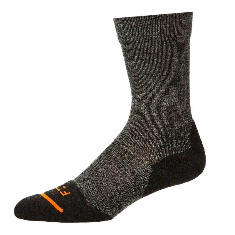 Backcountry-Sock-Deal-gear-patrol-fits