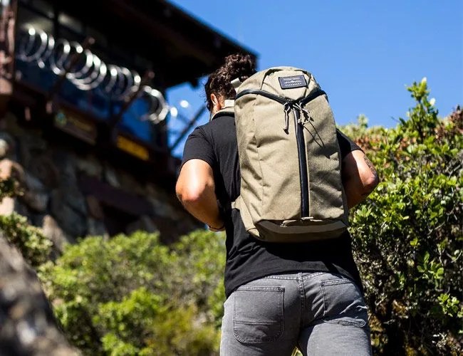 Mystery-Ranch-x-Huckberry-21L-Urban-Assault-gear-patrol-lead-feature