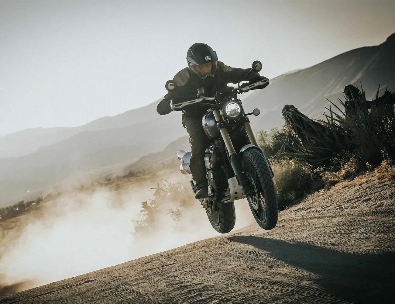 2019-Triumph-Scrambler-1200-XE-Review-Gear-Patrol-ambience-1