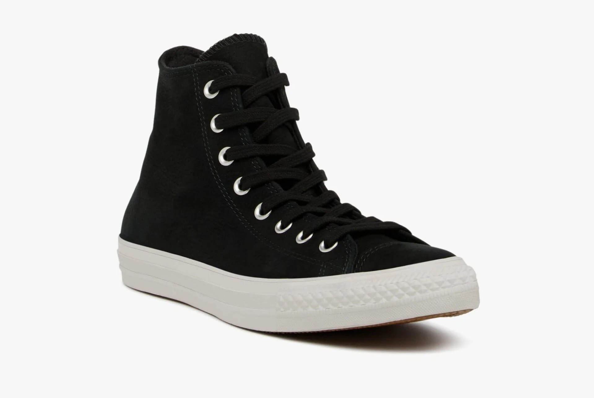Black-Chuck-Taylor-gear-patrol-full-lead