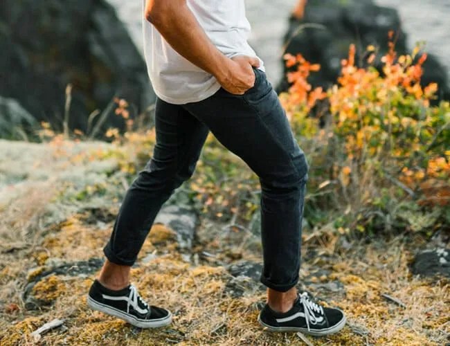 DUER-Weightless-Denim-Beachcomber-gear-patrol-lead-feature