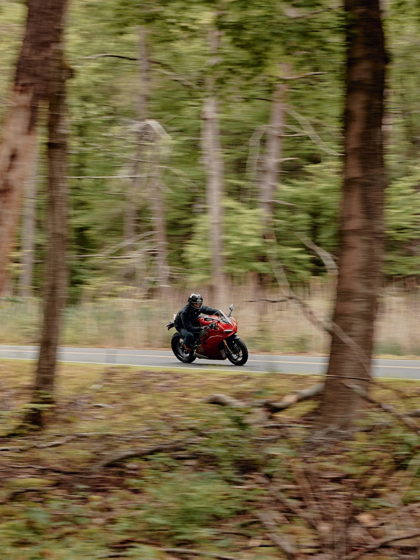 Ducati-Panigale-V4-Gear-Patrol-ambience-1