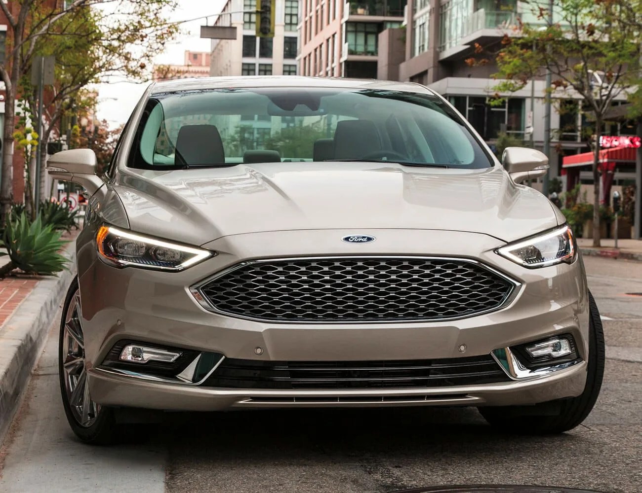 Ford-Fusion-Hybrid-gear-patrol