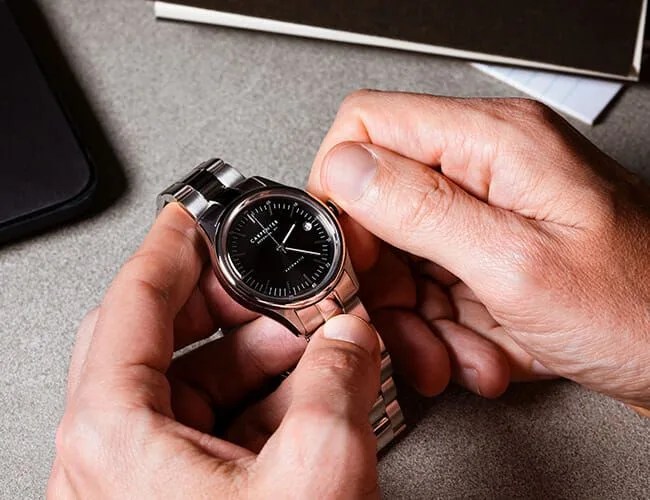 how to set a watch