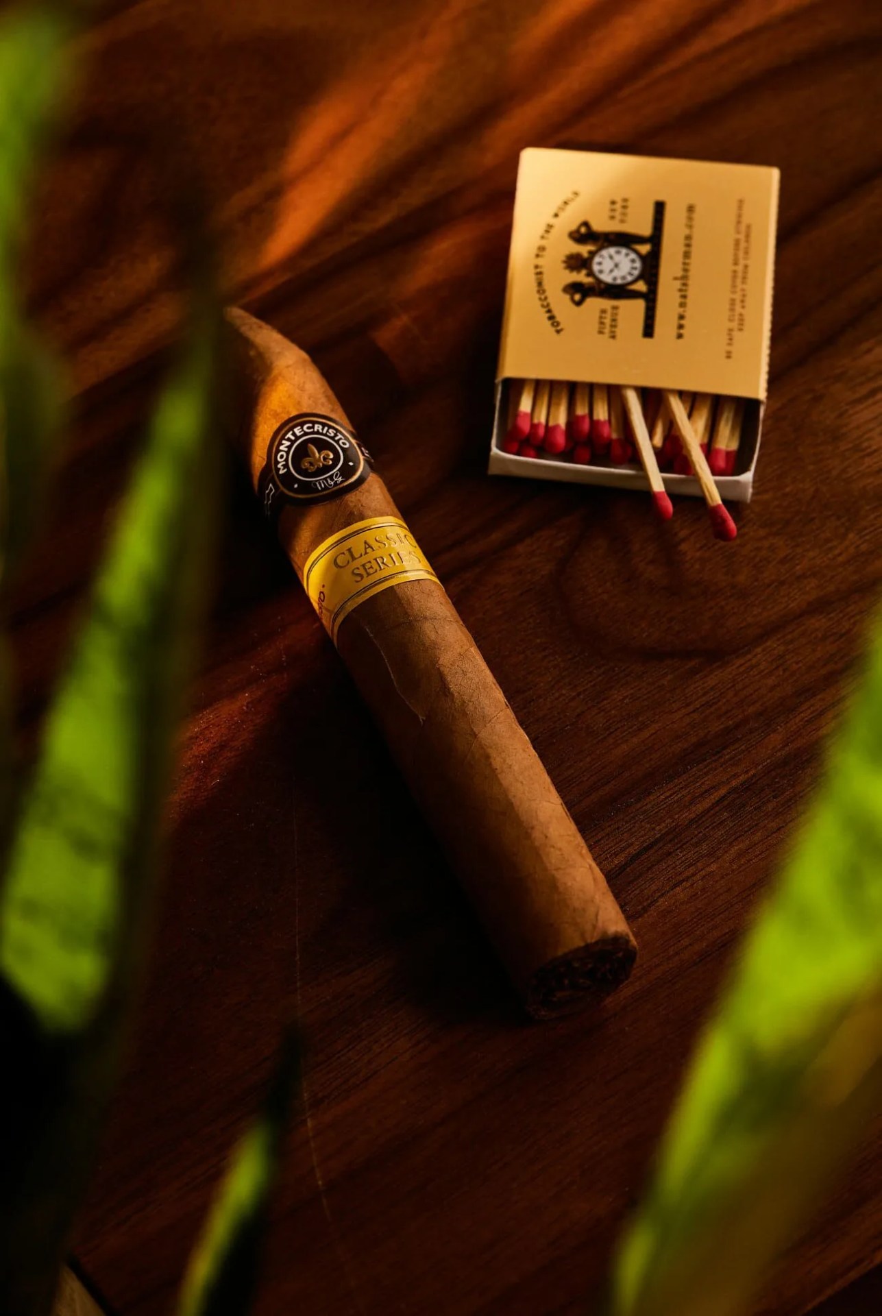 Intro-to-Cigars-gear-patrol-montecristo-classic