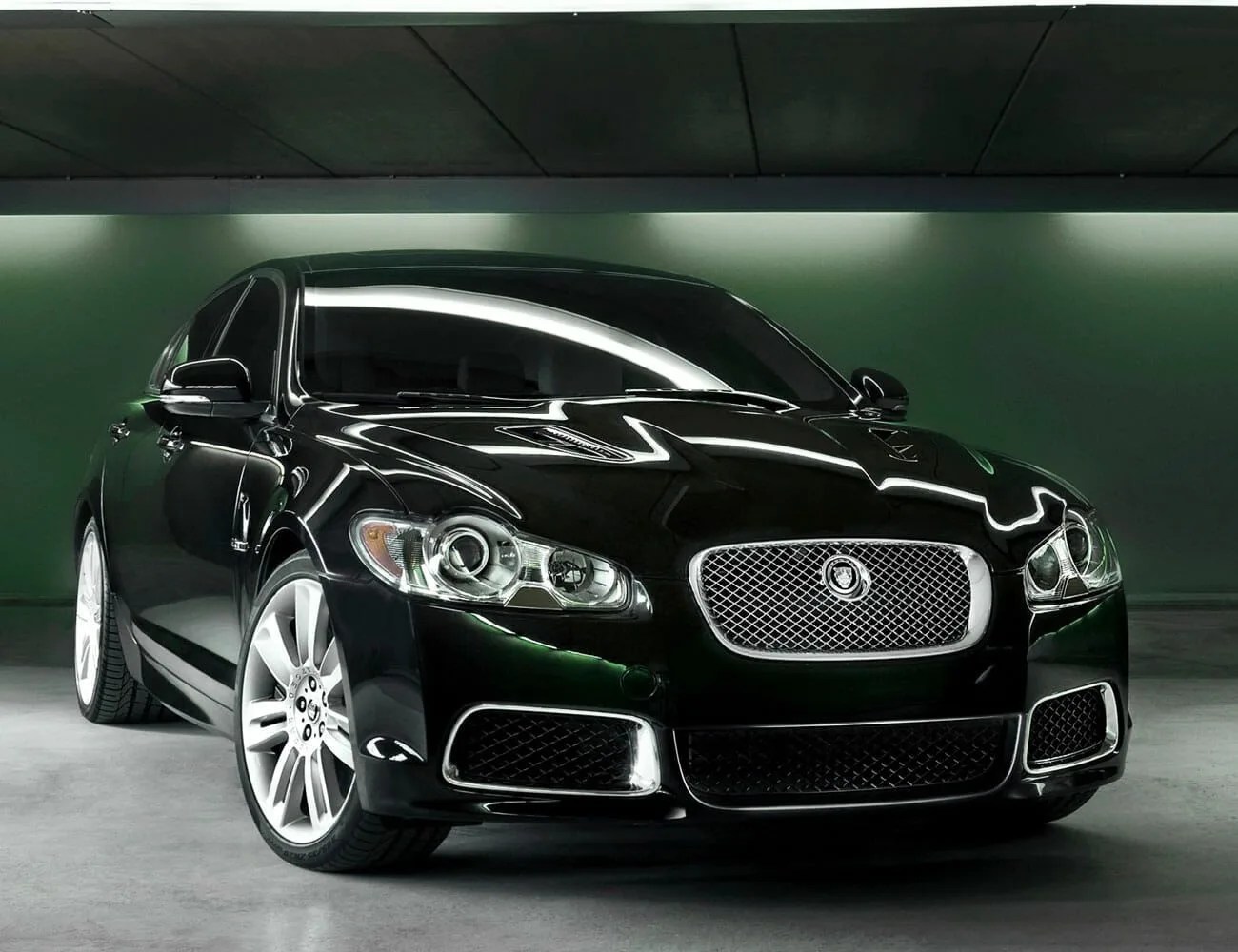 Jaguar-XFR-gear-patrol