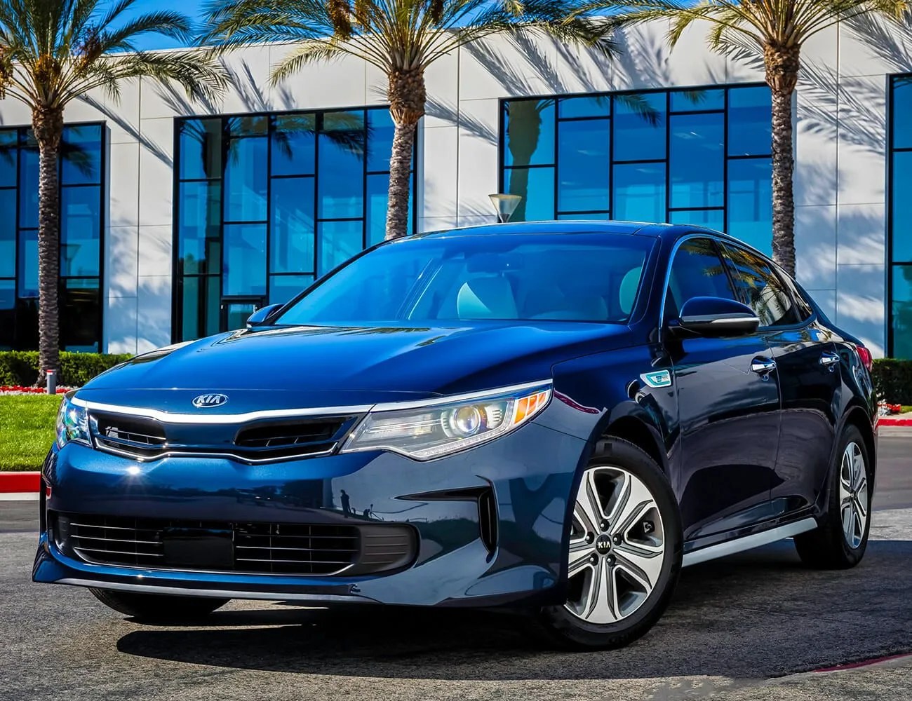 Kia-Optima-Hybrid-gear-patrol