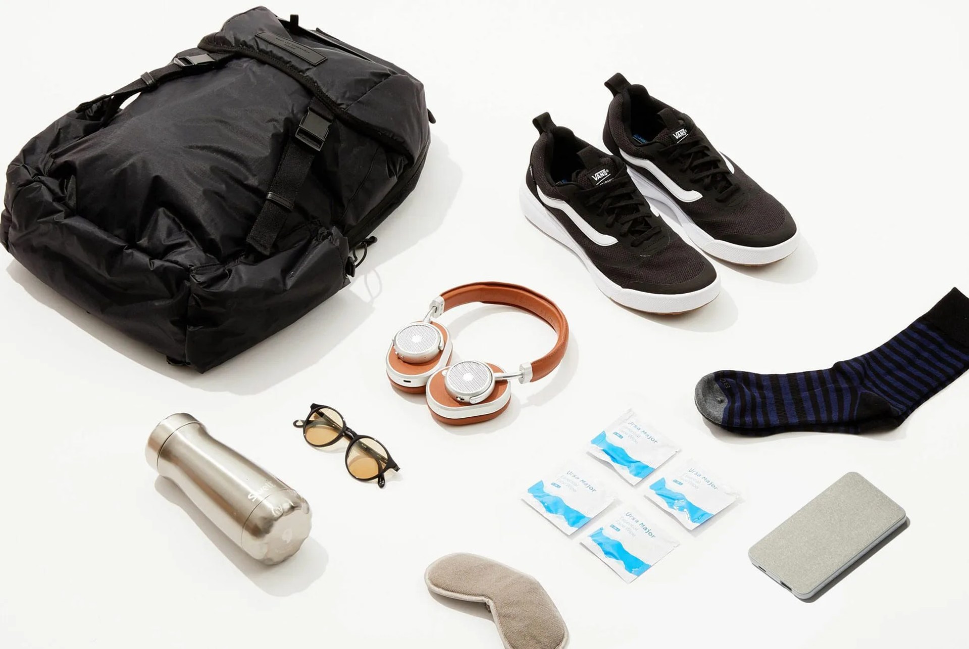 Master-Dynamic-Weekend-Carry-Gear-Patrol-Lead-Full-004