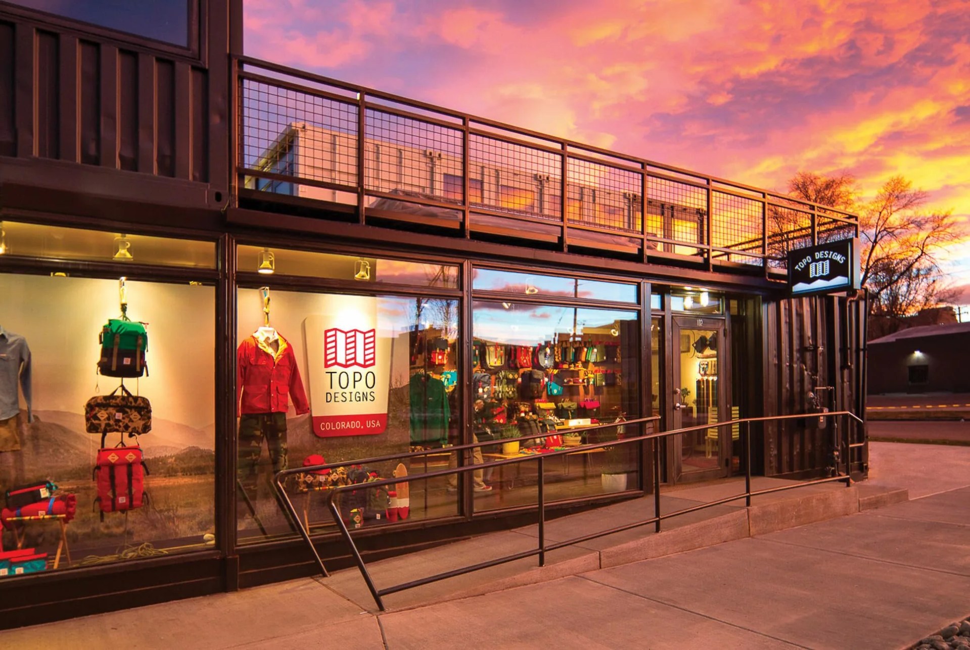Outdoor-Retailer-Happy-Hour-gear-patrol-lead-full