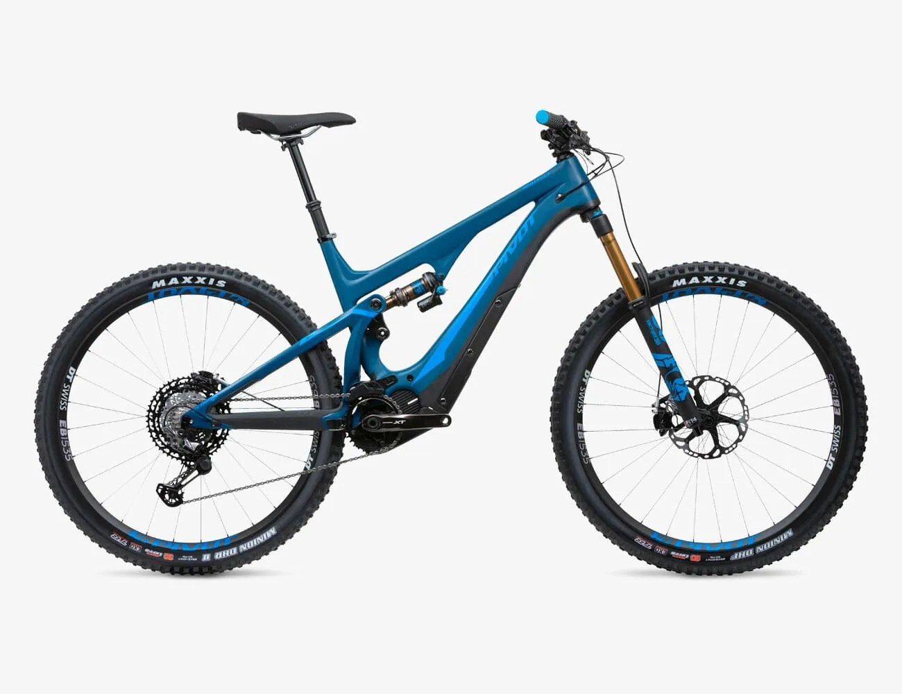 Pivot-Shuttle-Race-Build-gear-patrol