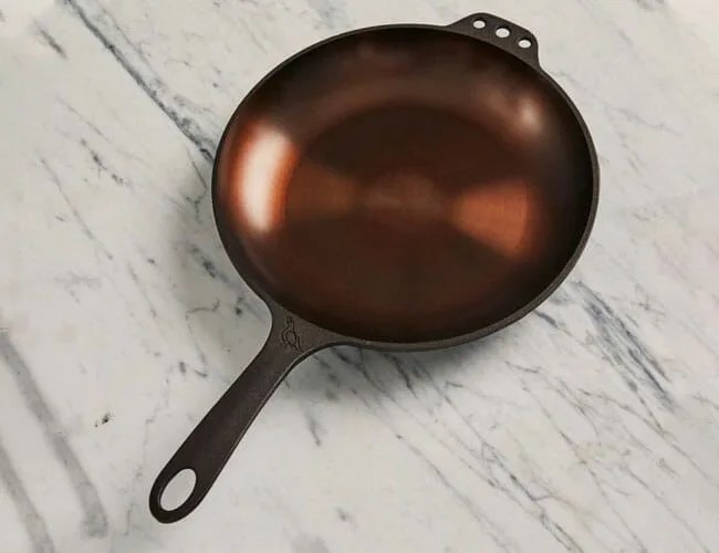 Smithey-No-10-Skillet-Gear-Patrol-Feature