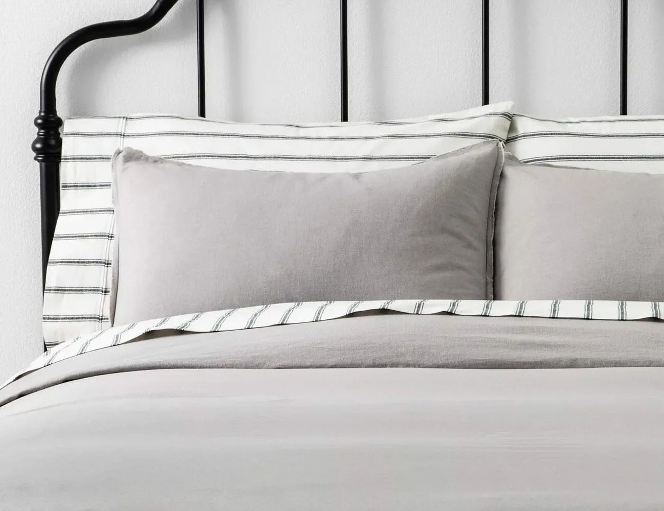 Target-Duvet-Cover-Set-Linen-–-Hearth-and-Hand-with-Magnolia-Gear-Patrol.jpg