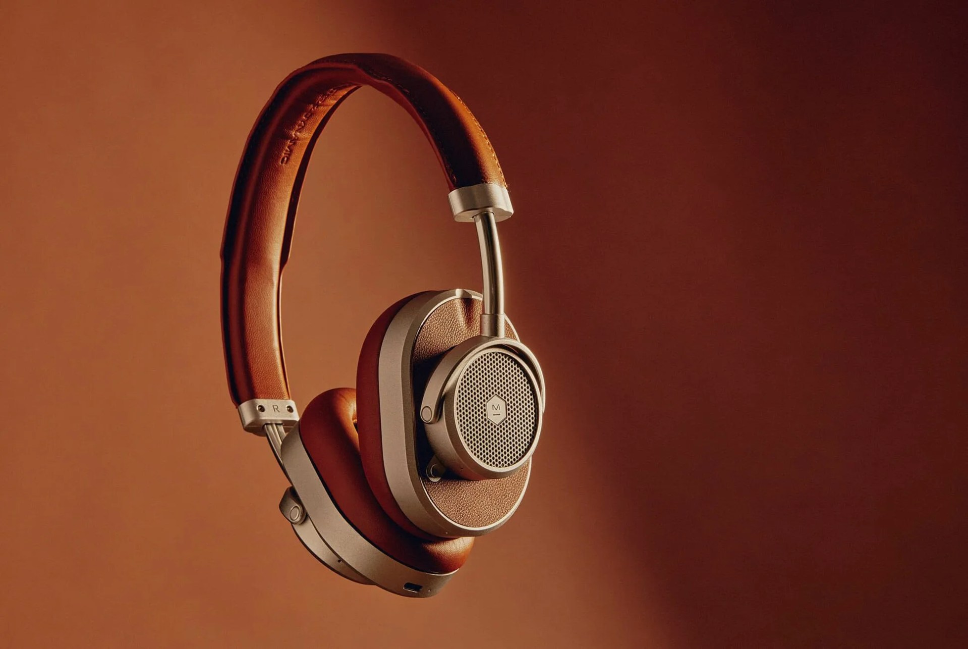 These-Stunning-Noise-Canceling-Headphones-Sound-As-Good-As-They-Look-Gear-Patrol-lead-full