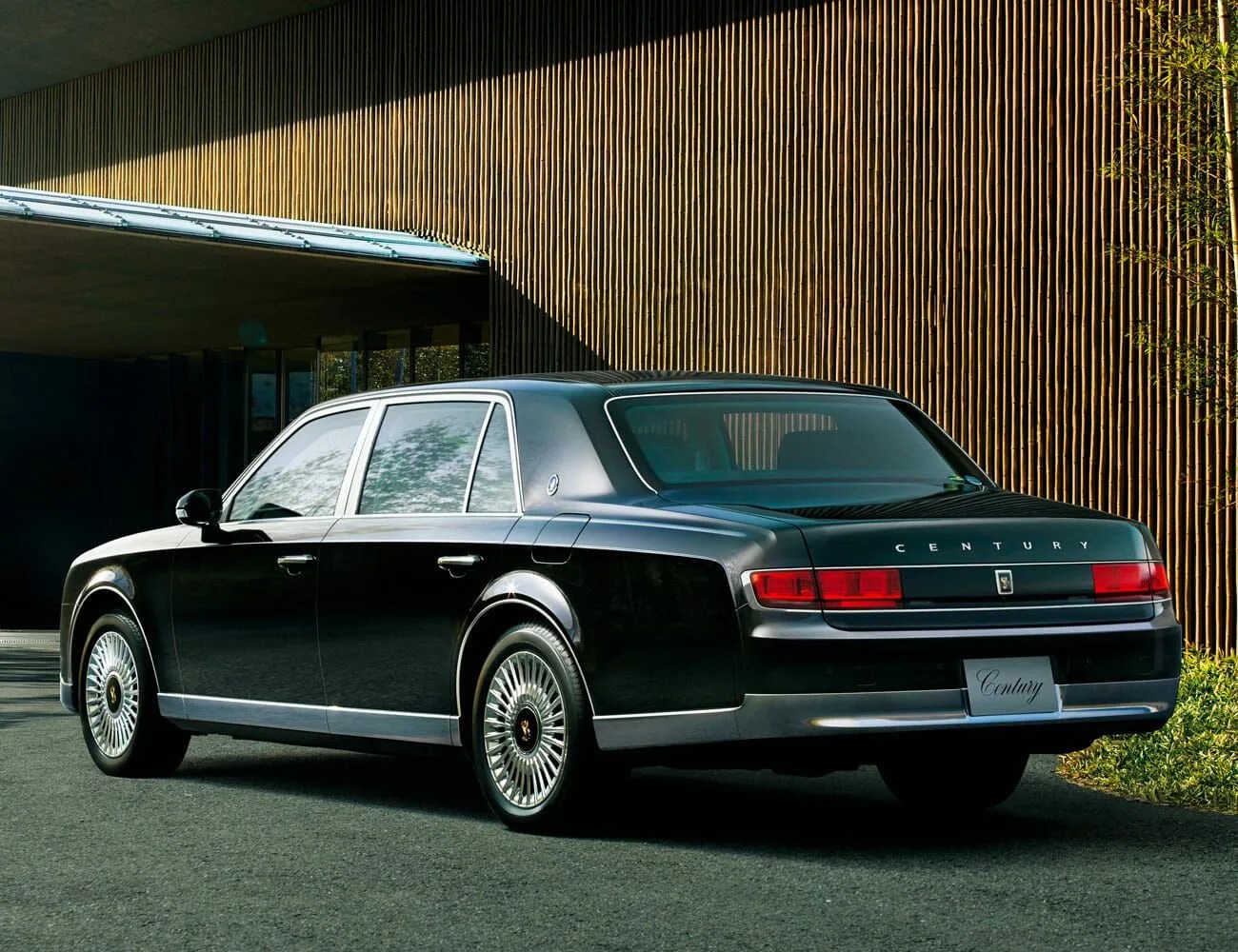 Toyota-Century-gear-patrol
