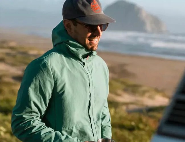 Wellen-Wind-Shell-gear-patrol-feature