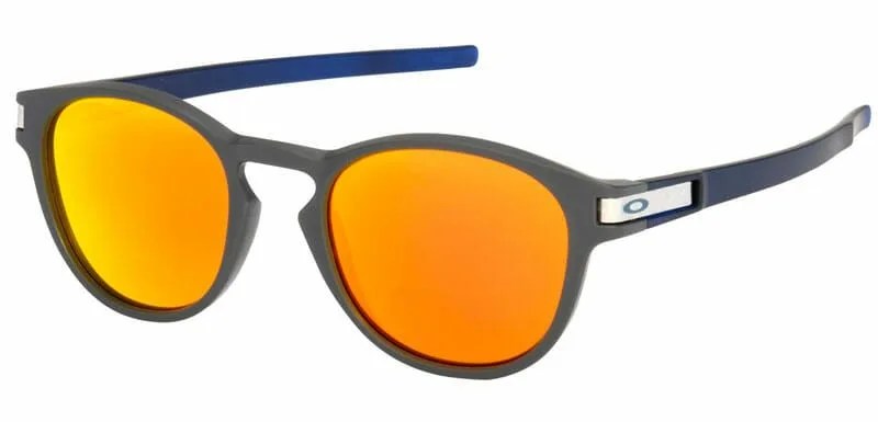 eBay-Oakley-Sale-gear-patrol-latch