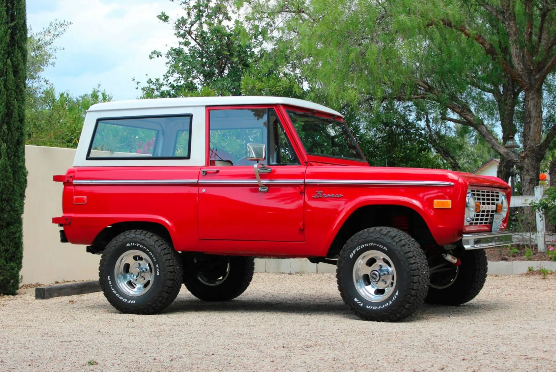 1975-Ford-Bronco-gear-patrol-slide-3