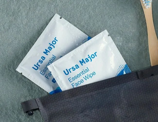 9-Essential-In-Flight-Grooming-Products-gear-patrol-lead-feature