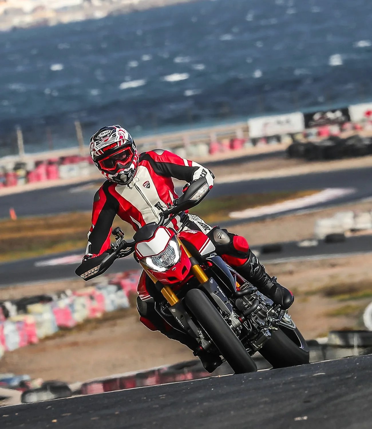 Ducati-Hypermotard-950-SP-Review-gear-patrol-ambiance-1