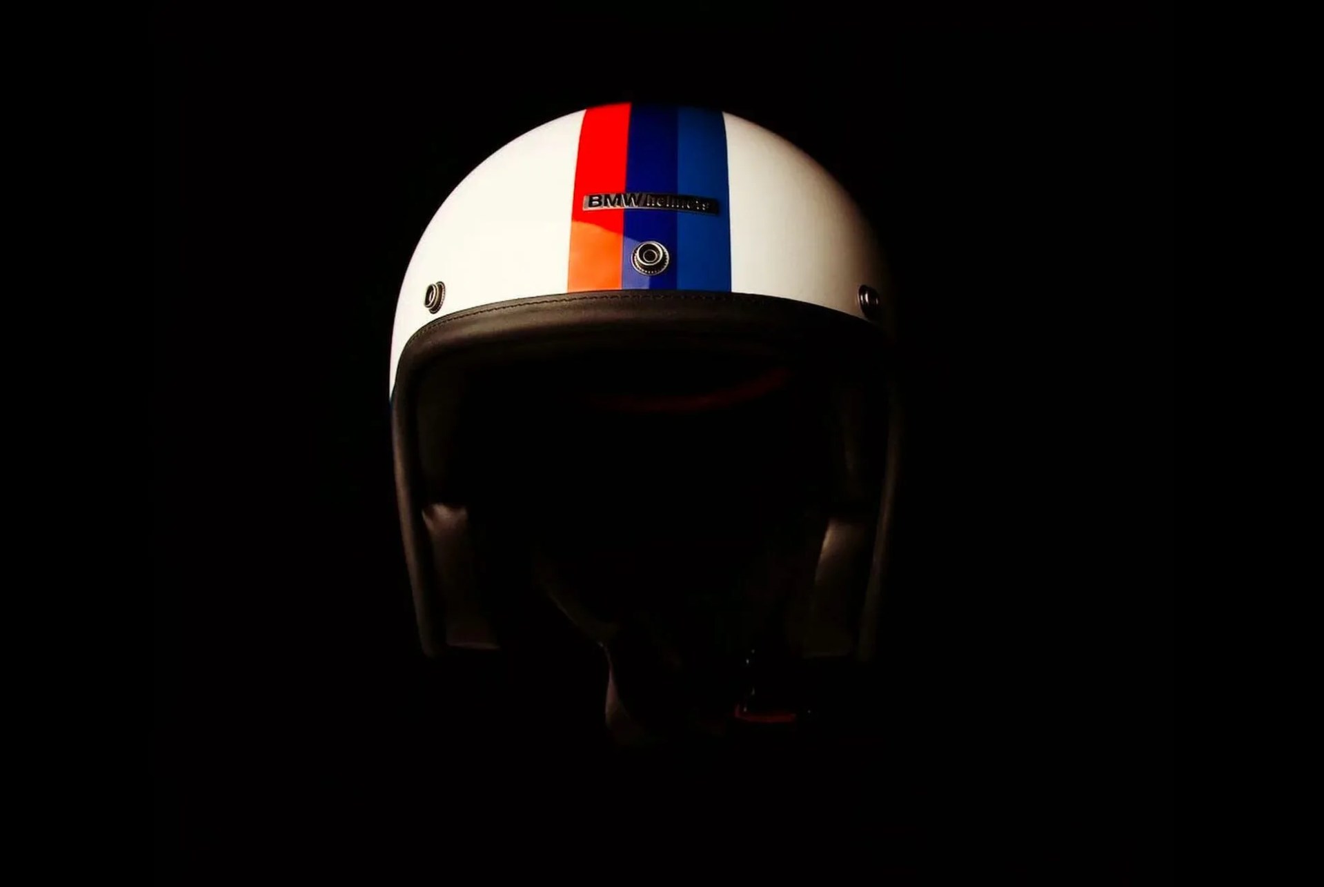Hedon-BMW-Helmet-Gear-Patrol-lead-full