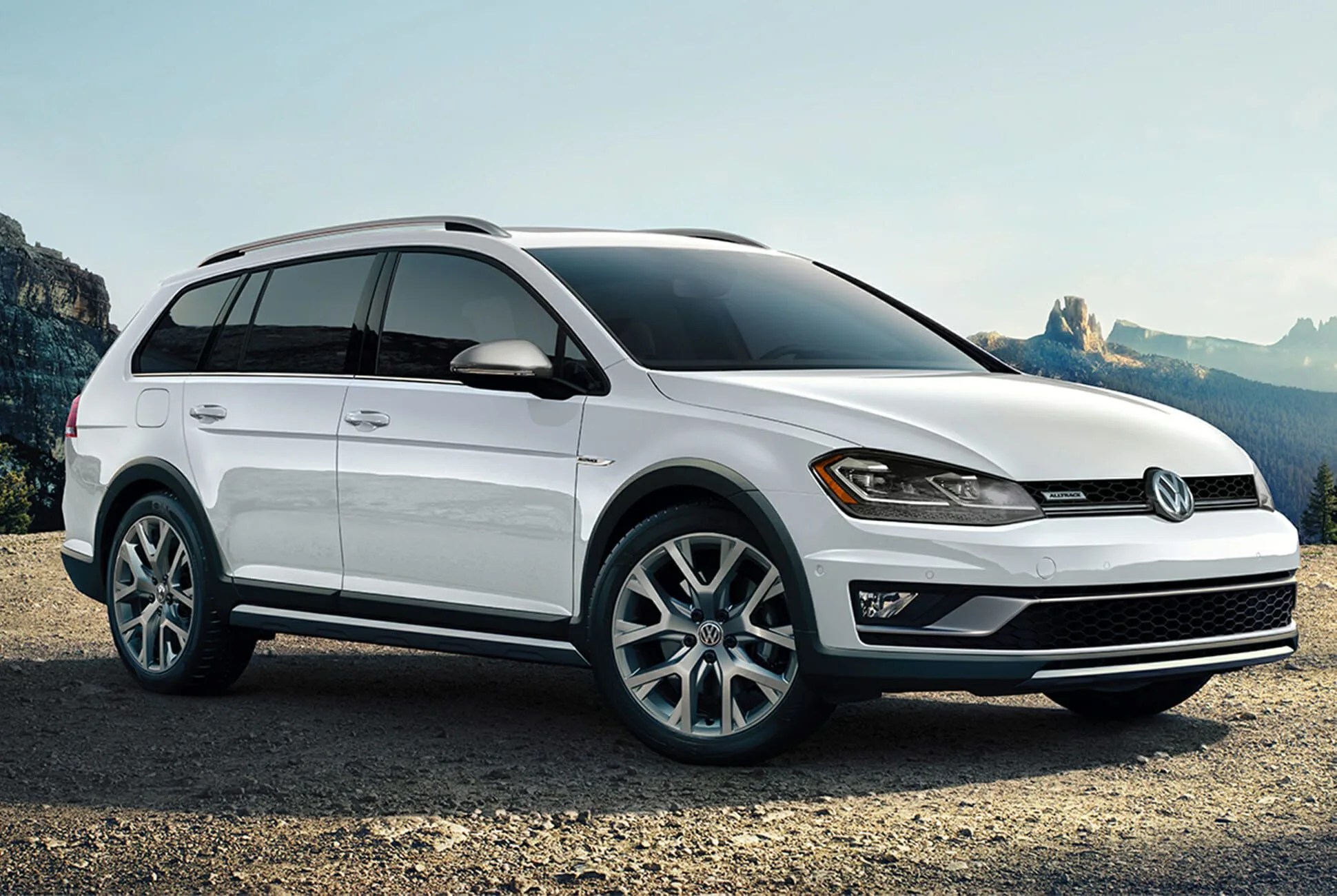 VW-Golf-Alltrack-gear-patrol-full-lead