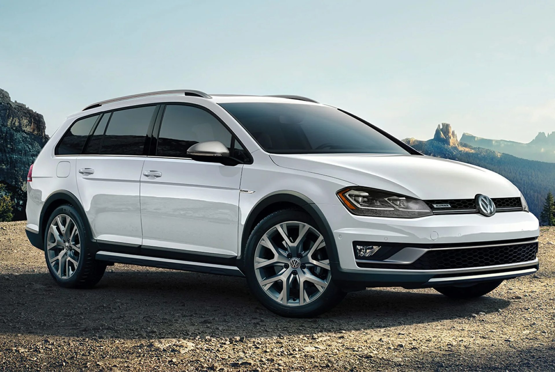 VW-Golf-Alltrack-gear-patrol-full-lead