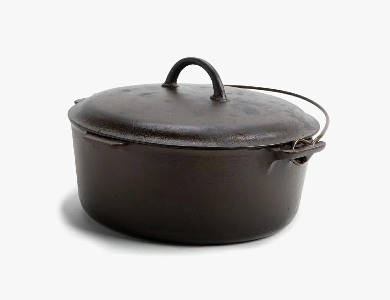 Vintage-Griswold-Camp-Dutch-Oven-Gear-Patrol