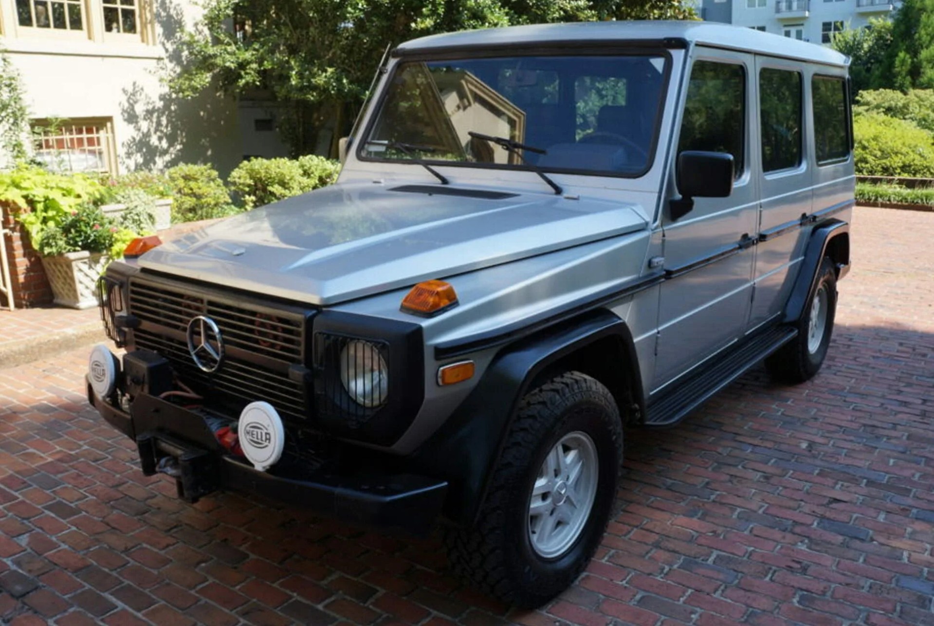 1986-Mercedes-Benz-280GE-lead-full