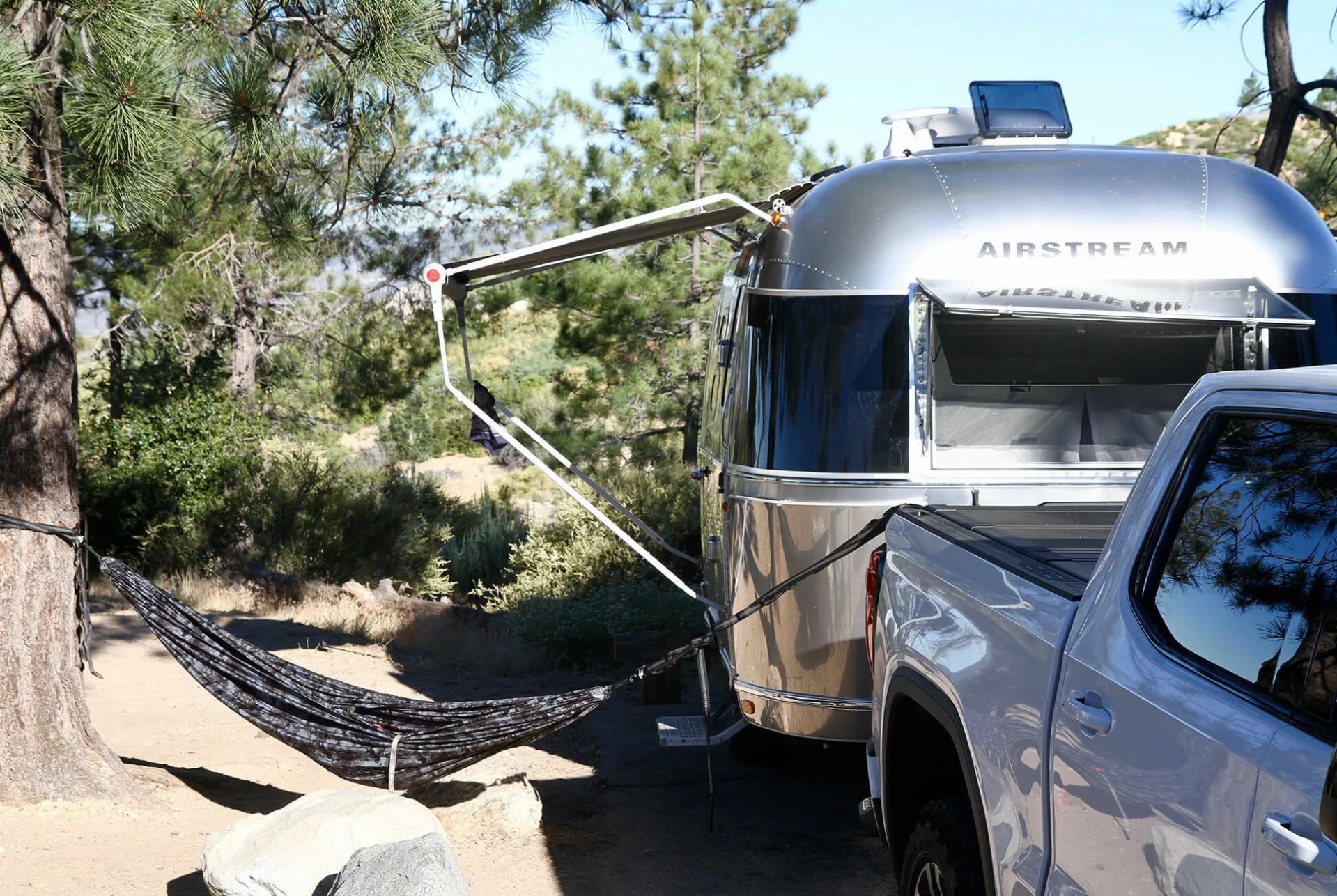 2020-Airstream-Caravel-Review-gear-patrol-ambiance-2