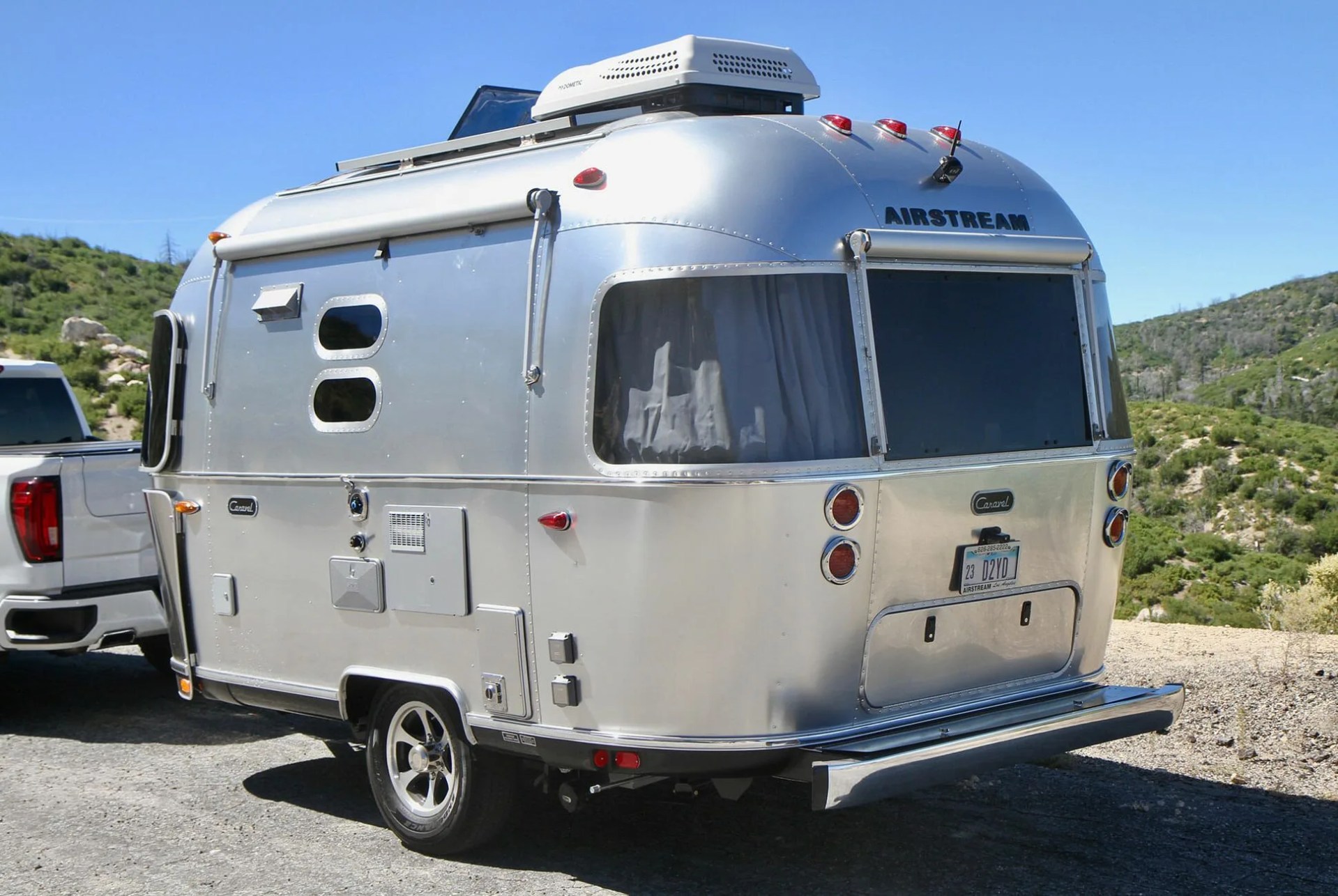 2020-Airstream-Caravel-Review-gear-patrol-ambiance-3