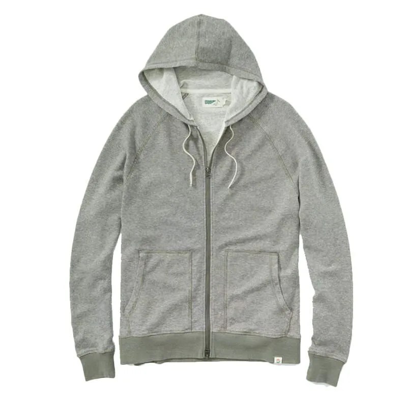 HB-Wellen-Sweats-gear-patrol-zip-olive