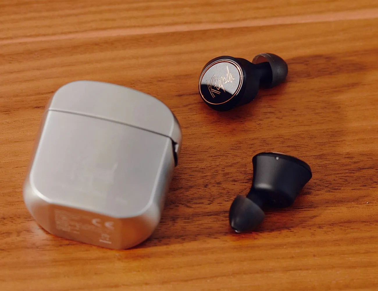 Klipsch-Wireless-Earbuds-Gear-Patrol-inline-2