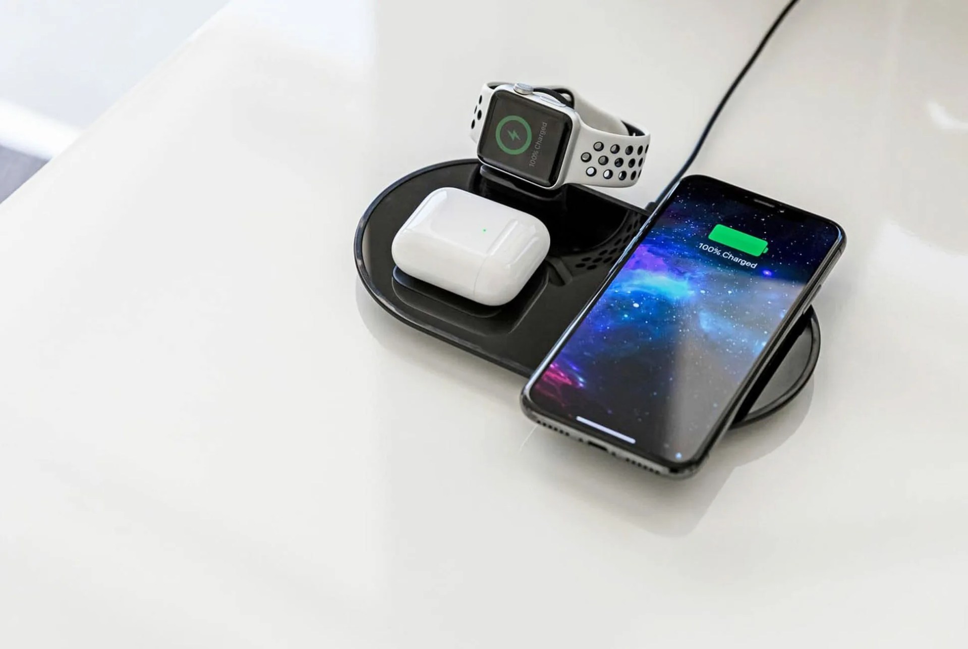 Mophie-3-in-1-Charger-Gear-Patrol-Lead-Full