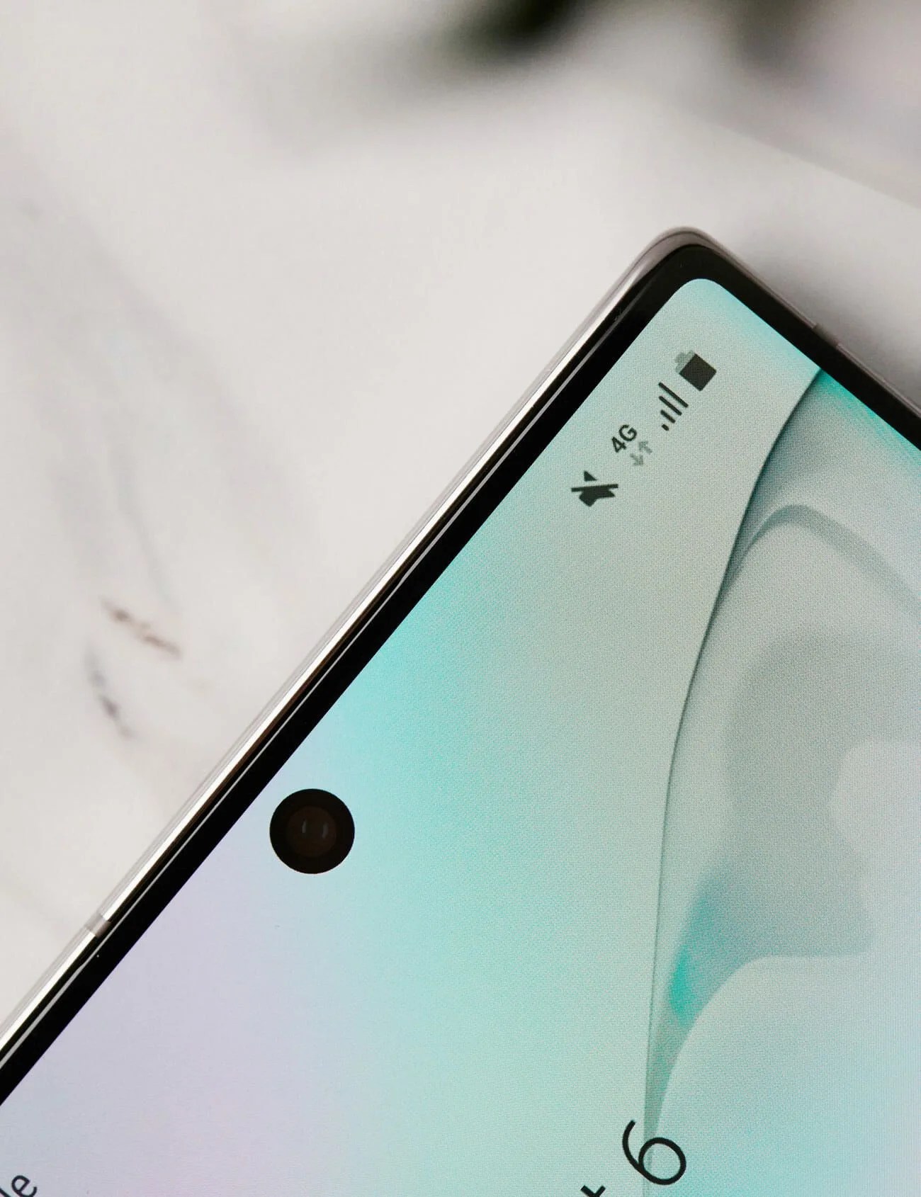 Samsung-Galaxy-Note-10-Gear-Patrol-Ambiance-1