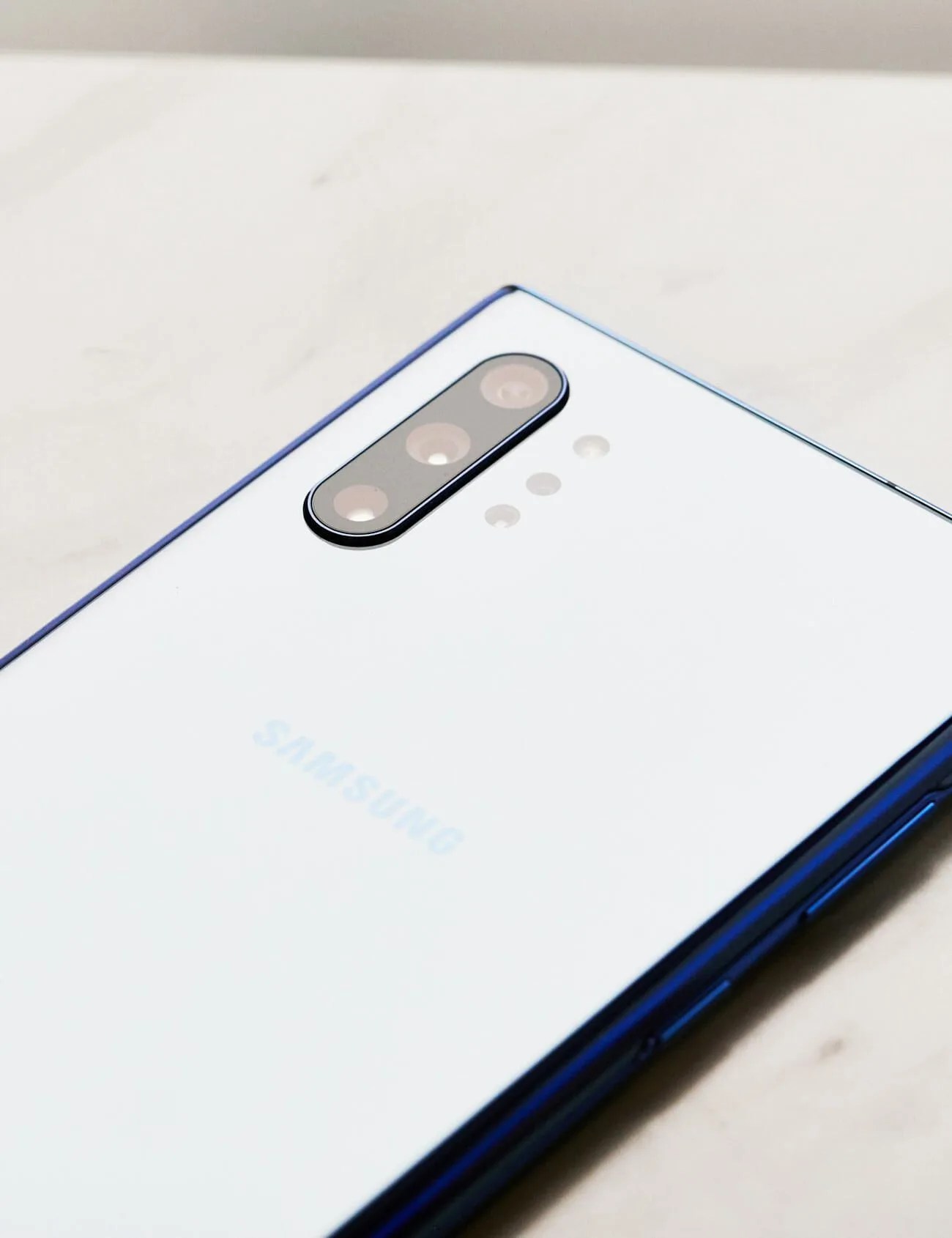 Samsung-Galaxy-Note-10-Gear-Patrol-Ambiance-3