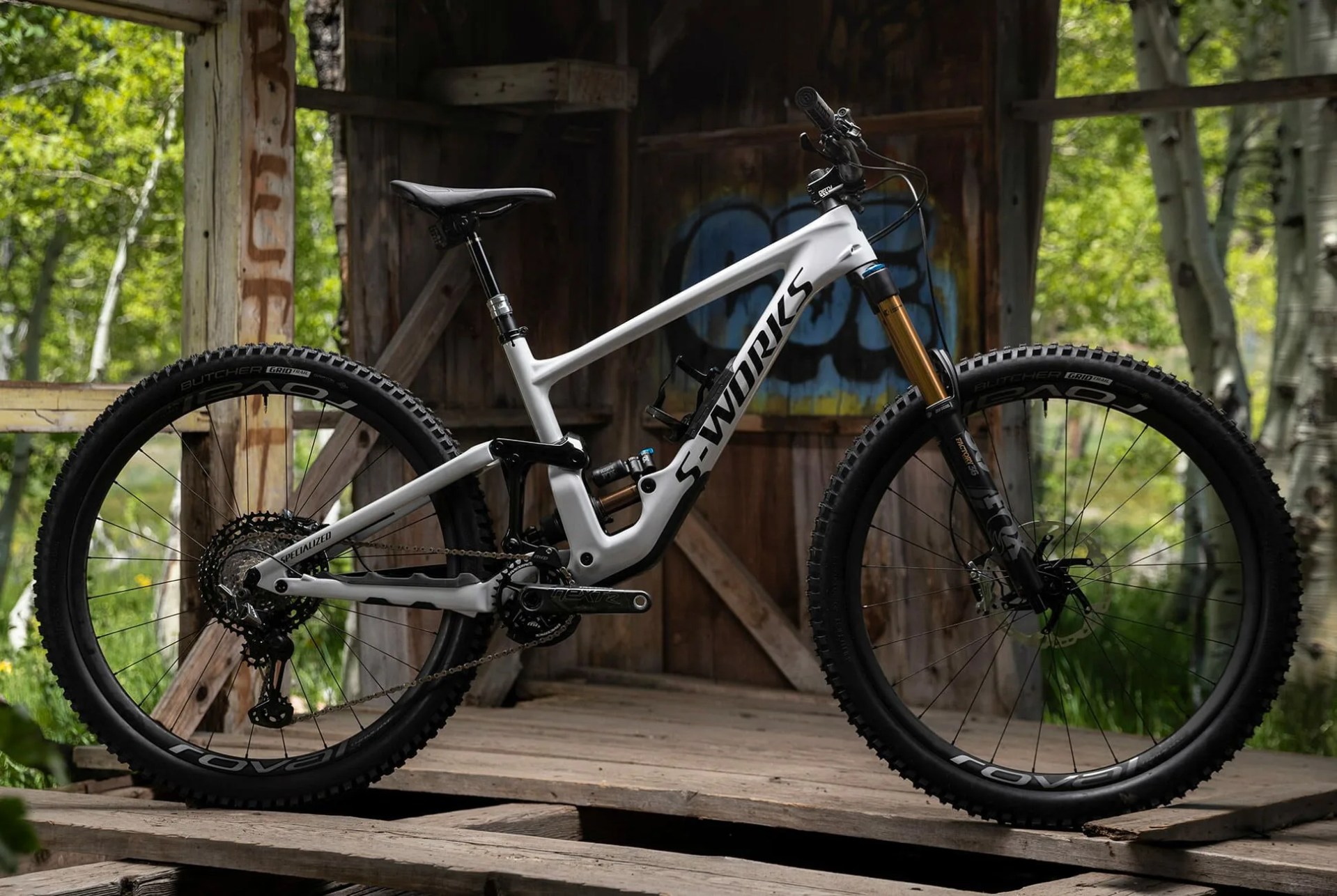 Specialized-Enduro-MTB-gear-patrol-slide-3