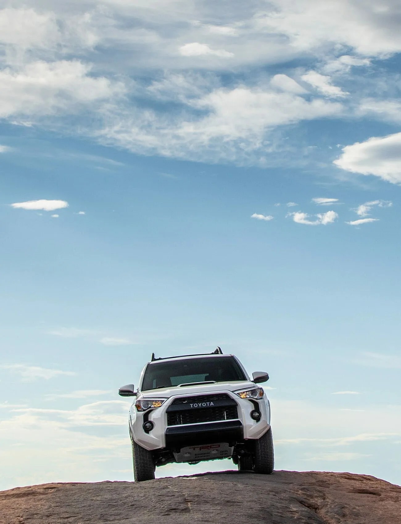 Toyota-4Runner-Tacoma-TRD-Pro-2020-gear-patrol-ambiance-3