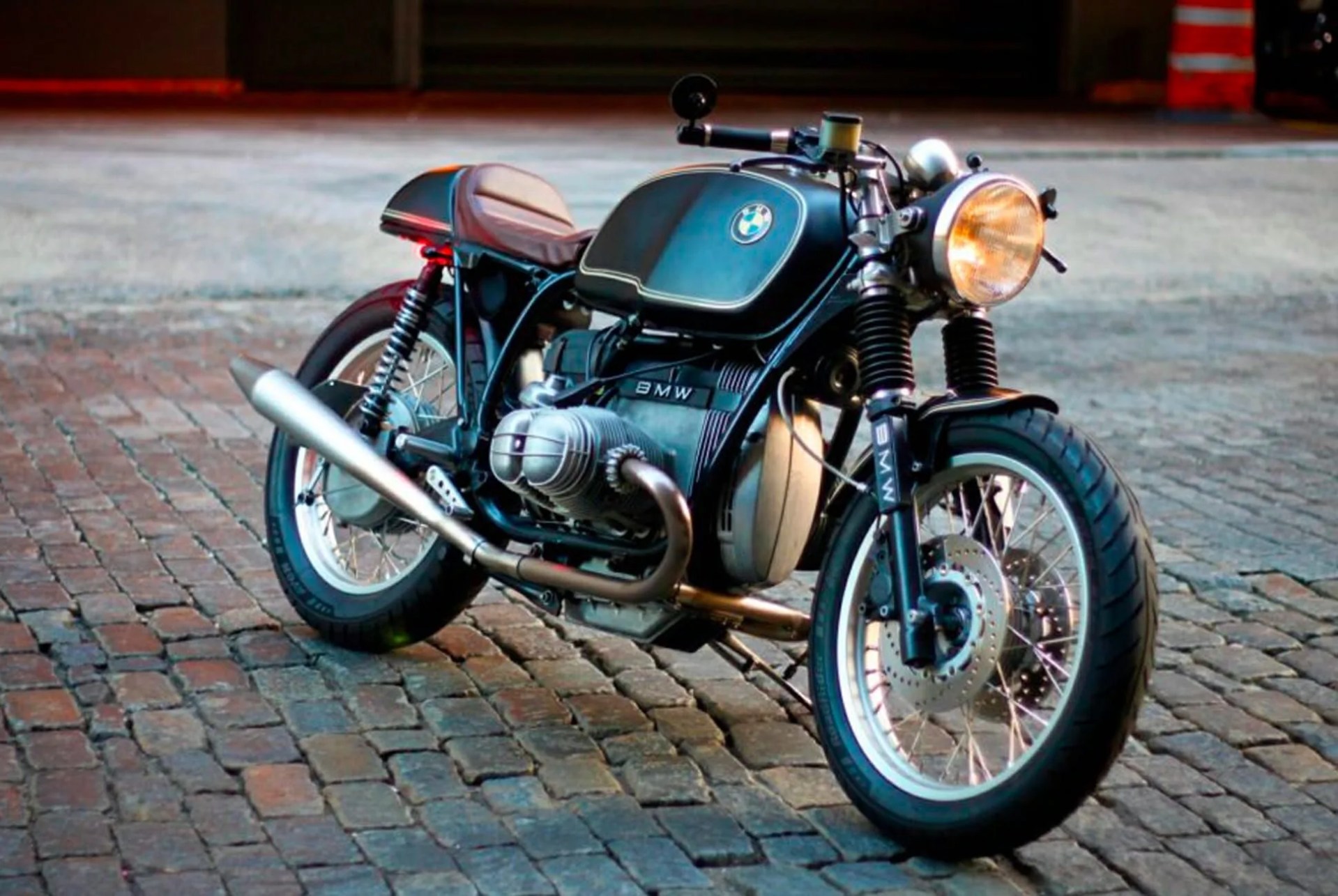 1981-BMW-R100RT-Cafe-Racer-gear-patrol-full-lead