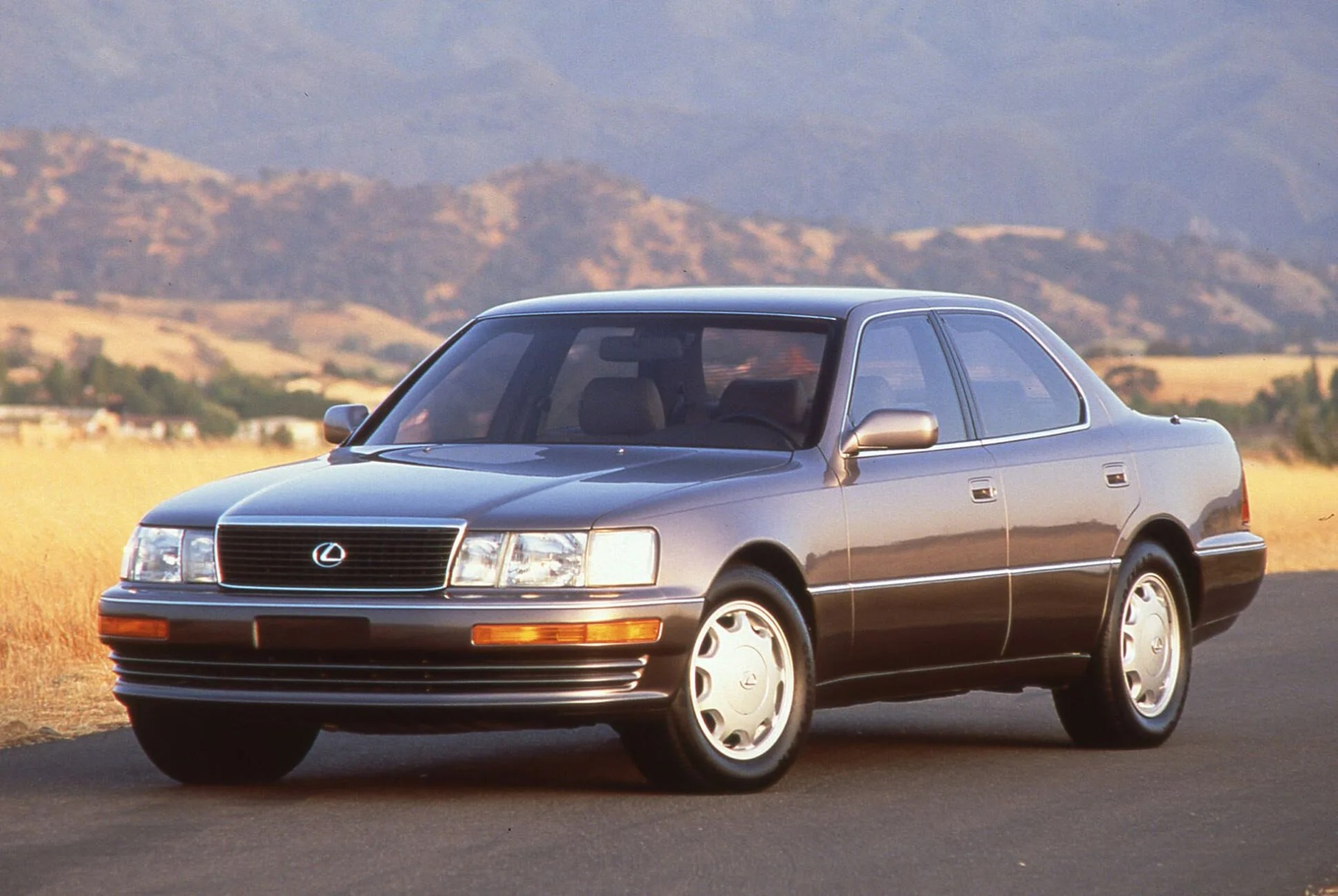 1990-Lexus-LS400-gear-patrol-lead-full
