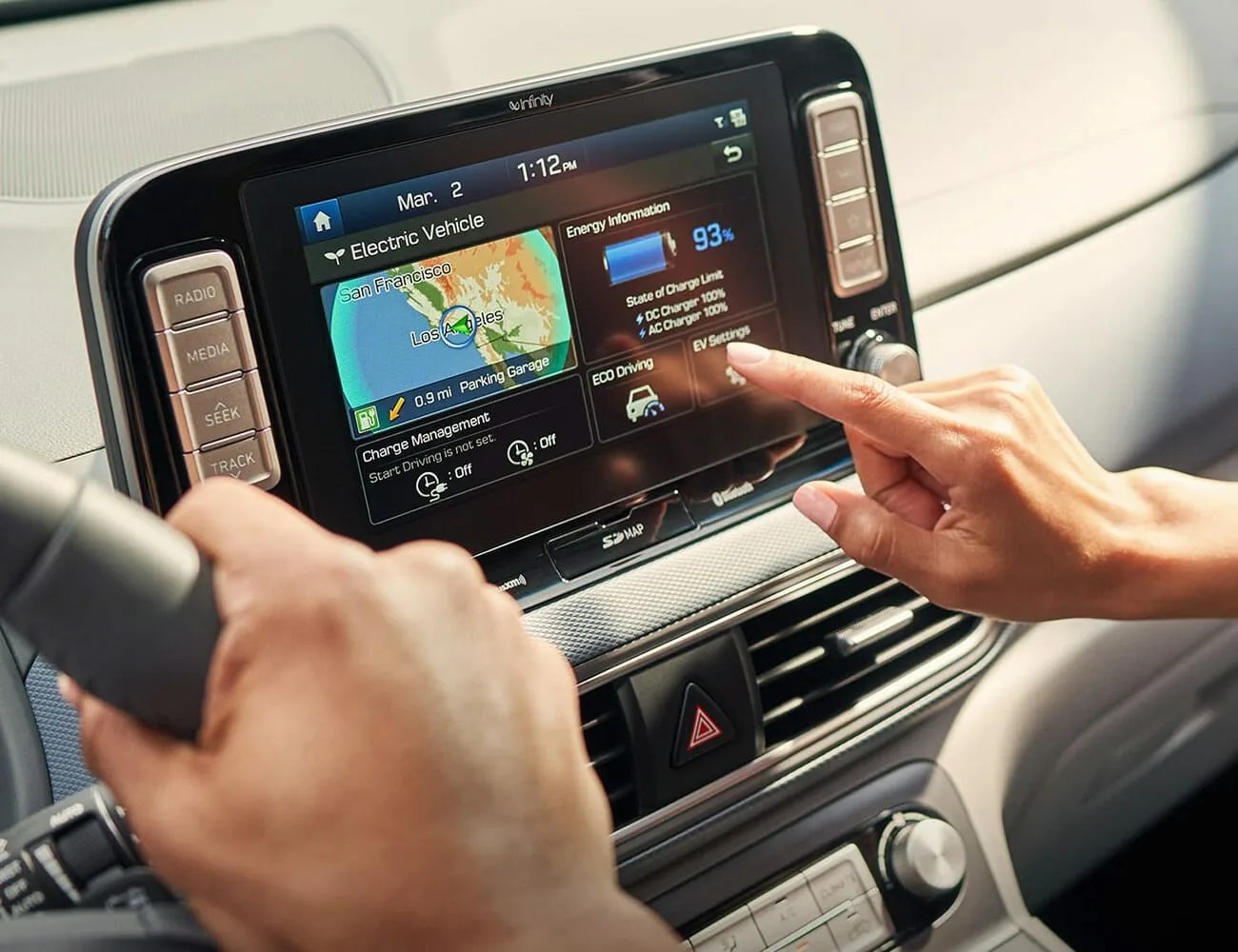 2019-Hyundai-Kona-EV-gear-patrol-ambience-4