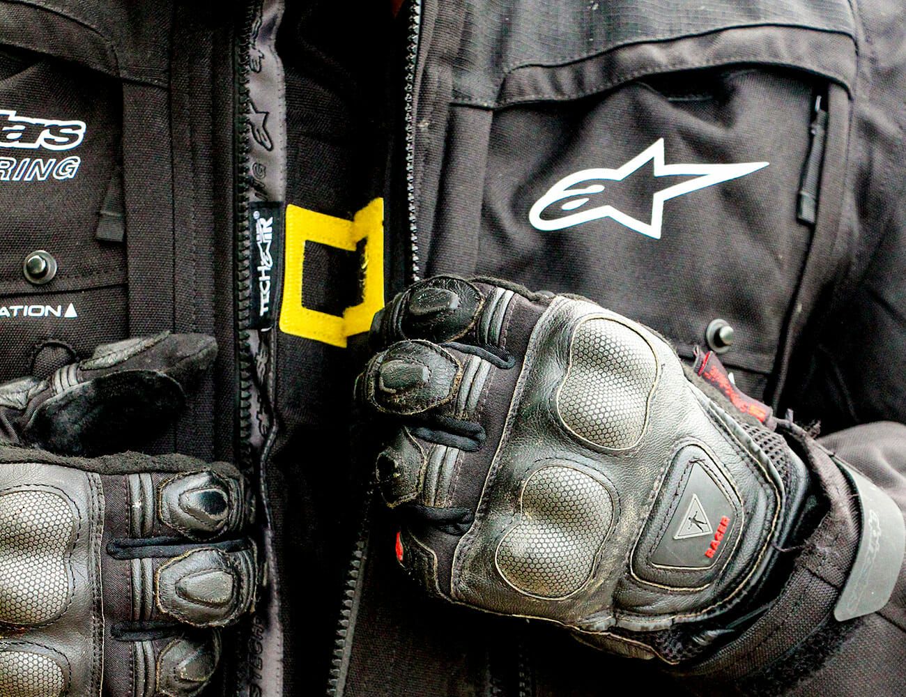 Alpinestars-Tech-Air-vs-Dainese-D-Air-gear-patrol-ambience-1