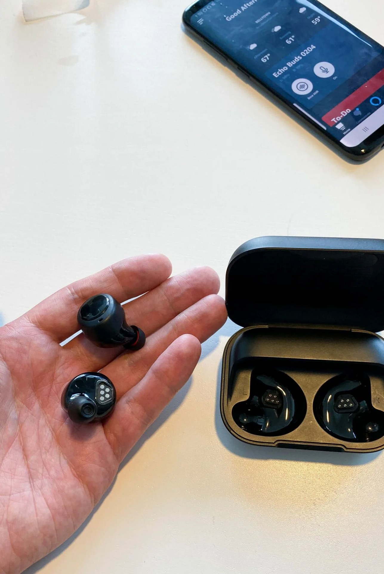 Amazon-Echo-Buds-Gear-Patrol-Ambiance