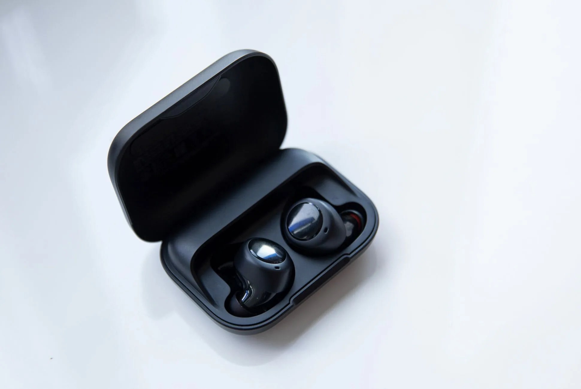 Amazon-Echo-Buds-Gear-Patrol-Lead-Full