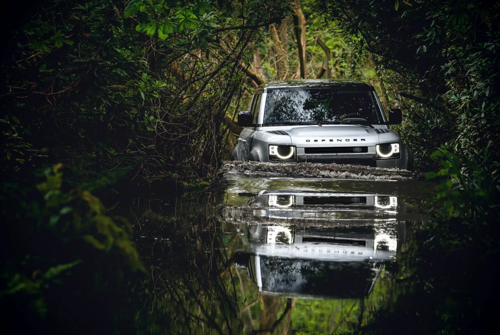 Land Rover Defender Gear Patrol-Exterior Action-Slide-29