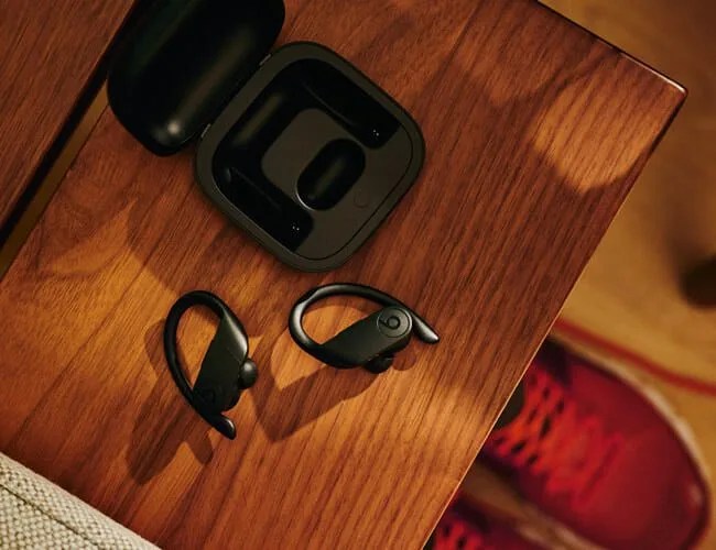 Powerbeats-Pro-Review-Gear-Patrol-Lead-Featured