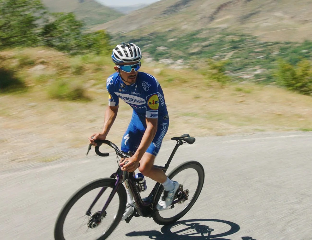 Specialized-Is-the-First-to-Get-the-E-Bike-gear-patrol-ambience-1