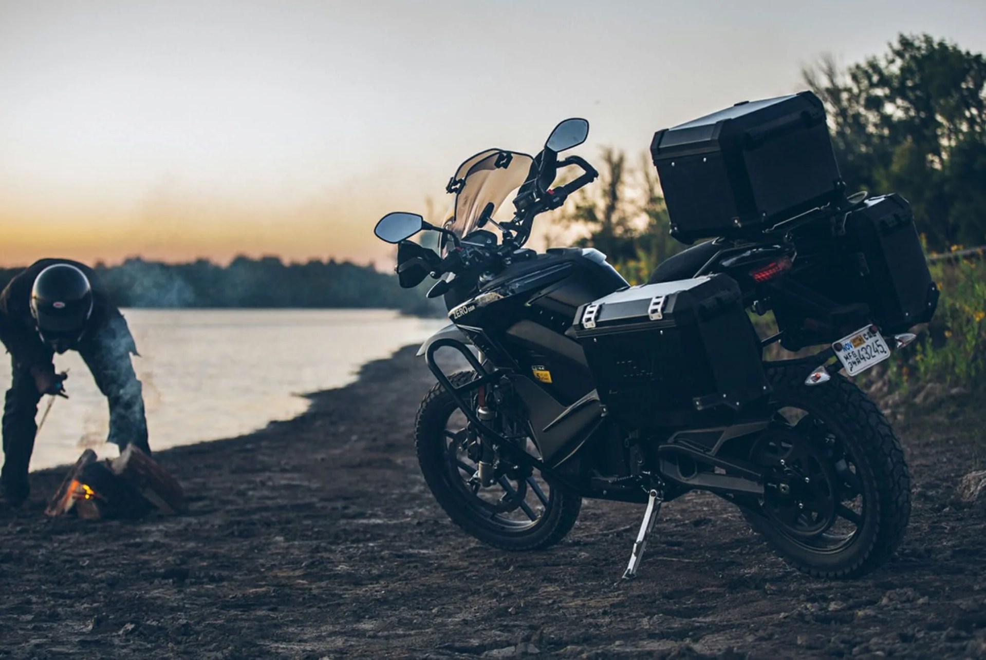 Zero-Moto-gear-patrol-full-lead