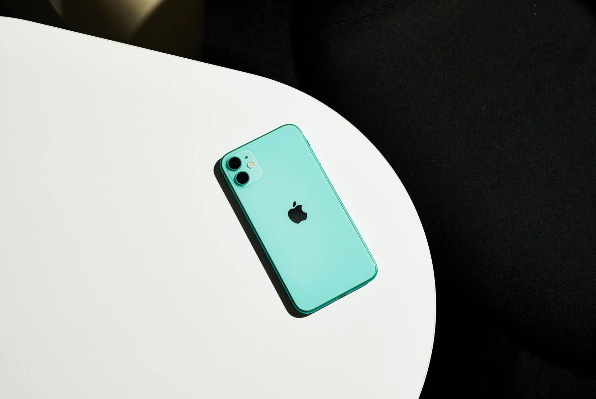 iPhone-11-Review-Gear-Patrol-Slide-2